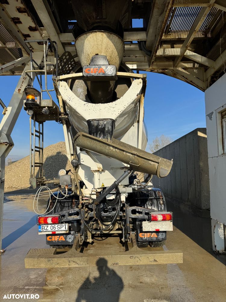 Mercedes-Benz Arocs - 10
