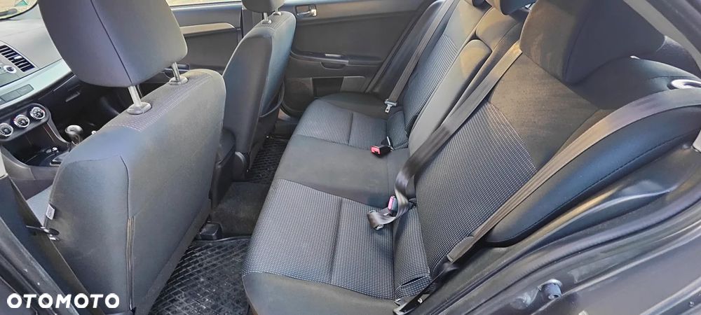 Mitsubishi Lancer 1.8 Inform LPG - 9