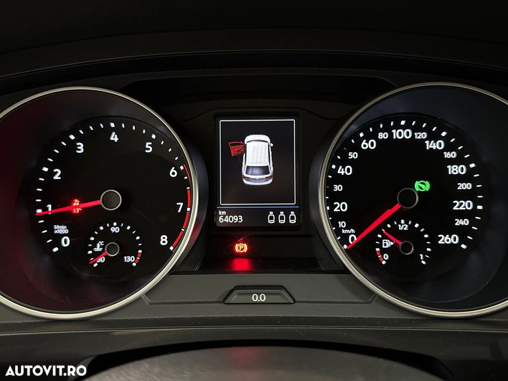 Volkswagen Tiguan - 11