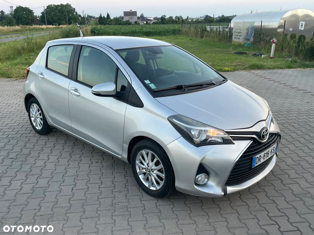 Toyota Yaris 1.33 VVT-i Lounge - 1