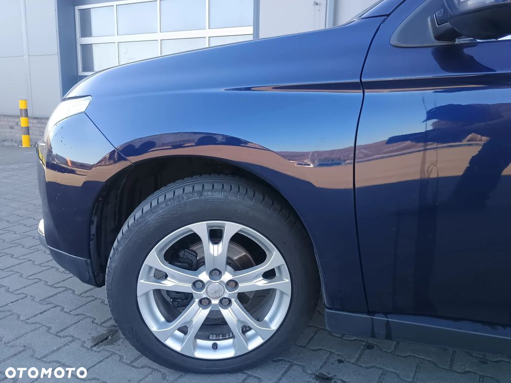 Mitsubishi Outlander 2.2 DI-D 4WD Automatik Instyle - 33