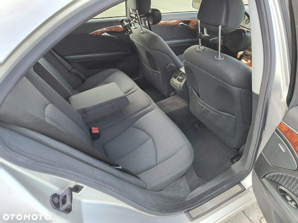 Mercedes-Benz Klasa E 200 Kompressor T Elegance - 27