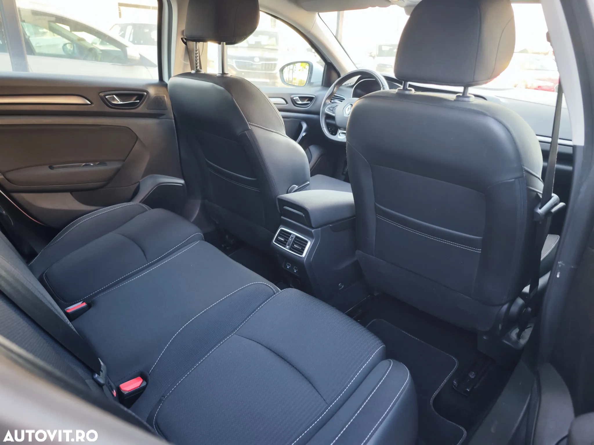 Renault Megane Grandtour BLUE dCi 115 BUSINESS EDITION - 12