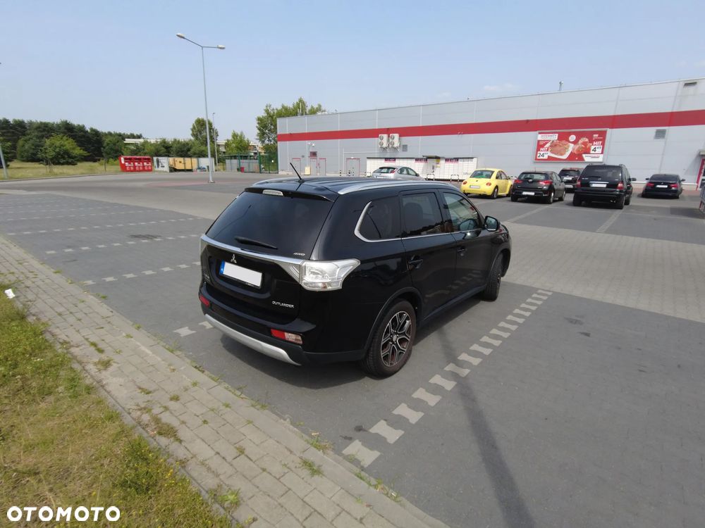Mitsubishi Outlander 2.0 Intense + 4WD CVT - 8