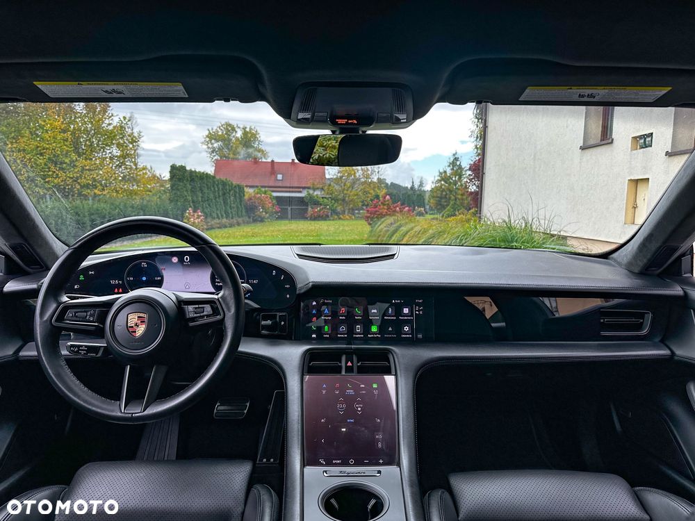 Porsche Taycan - 16