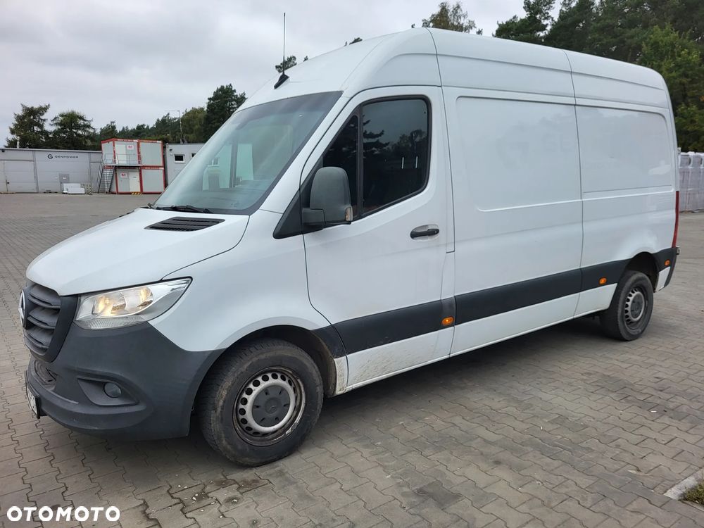 Mercedes-Benz Sprinter - 1