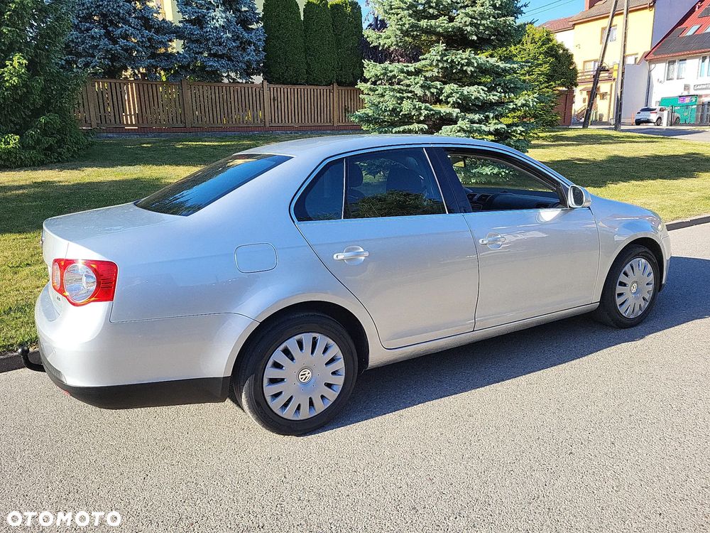 Volkswagen Jetta 1.9 TDI DPF Comfortline BlueMotion - 5