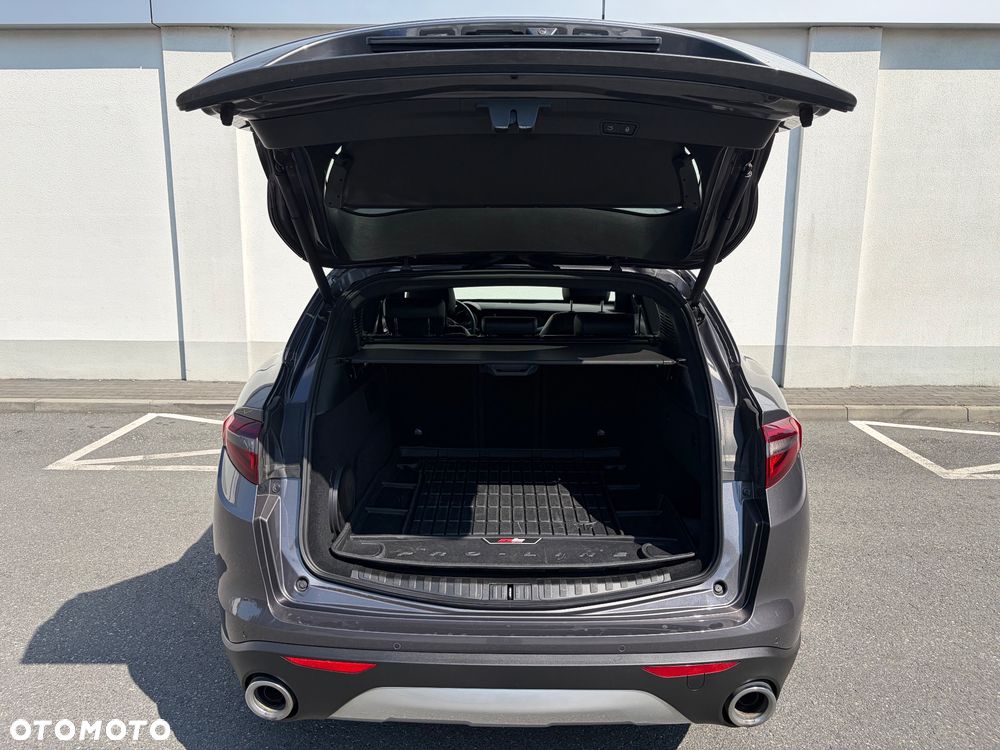 Alfa Romeo Stelvio 2.0 Turbo TI Q4 - 10