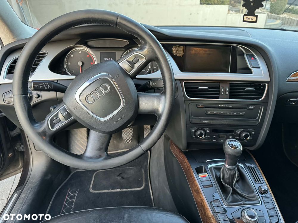 Audi A4 Limousine - 9