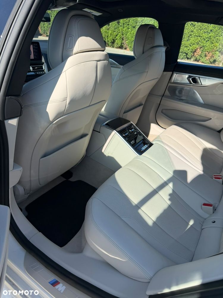 BMW Seria 8 M850i xDrive - 11