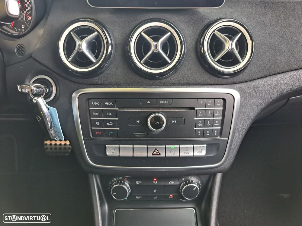 Mercedes-Benz A 200 (BlueEFFICIENCY) 7G-DCT AMG Sport - 22