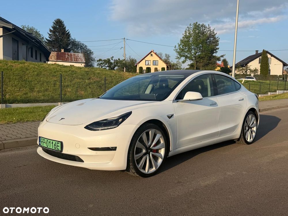 Tesla Model 3 - 1