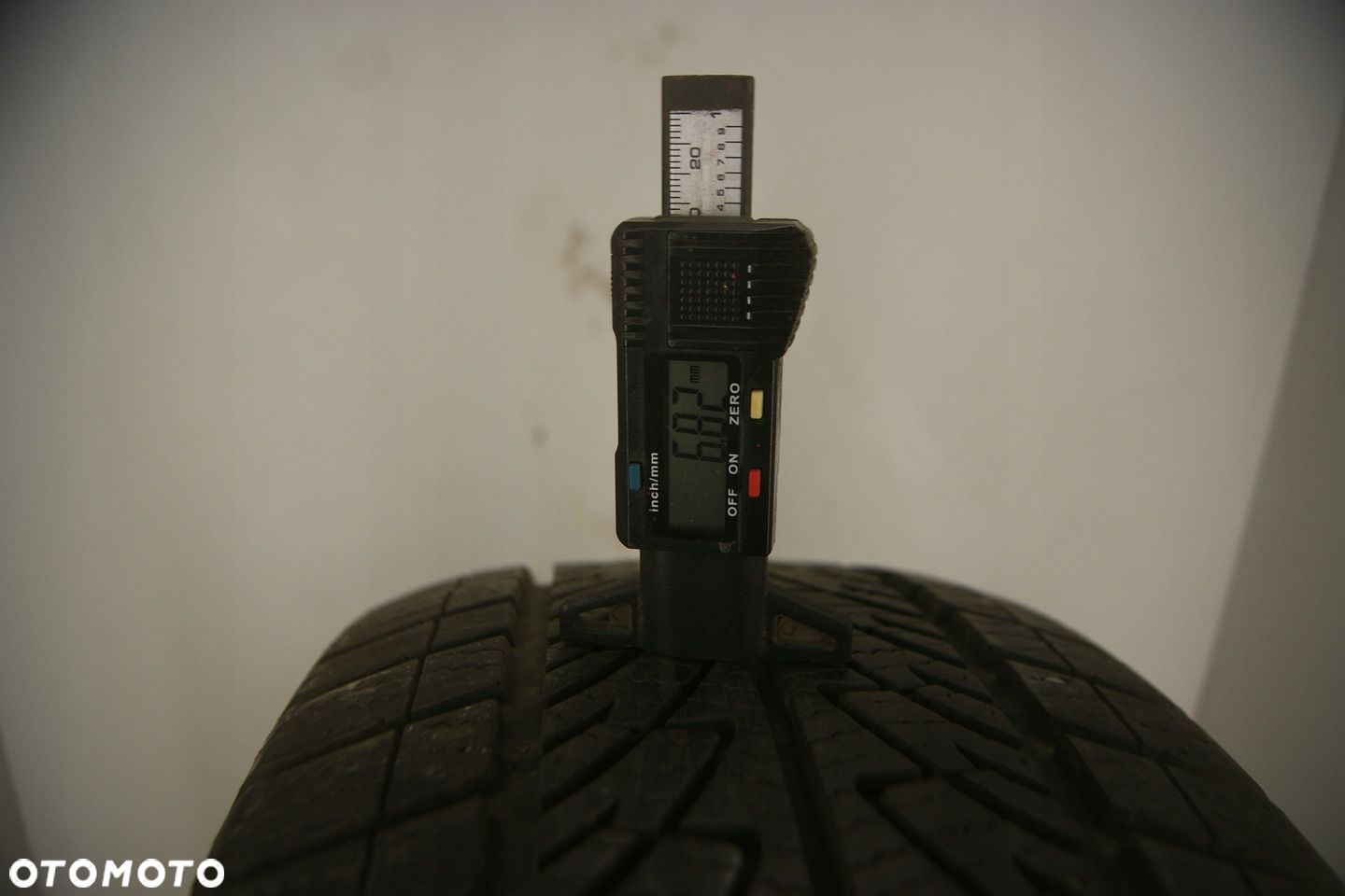 215/55R17 98V Goodyear UltraGrip 8 Perf. 61903 - 3