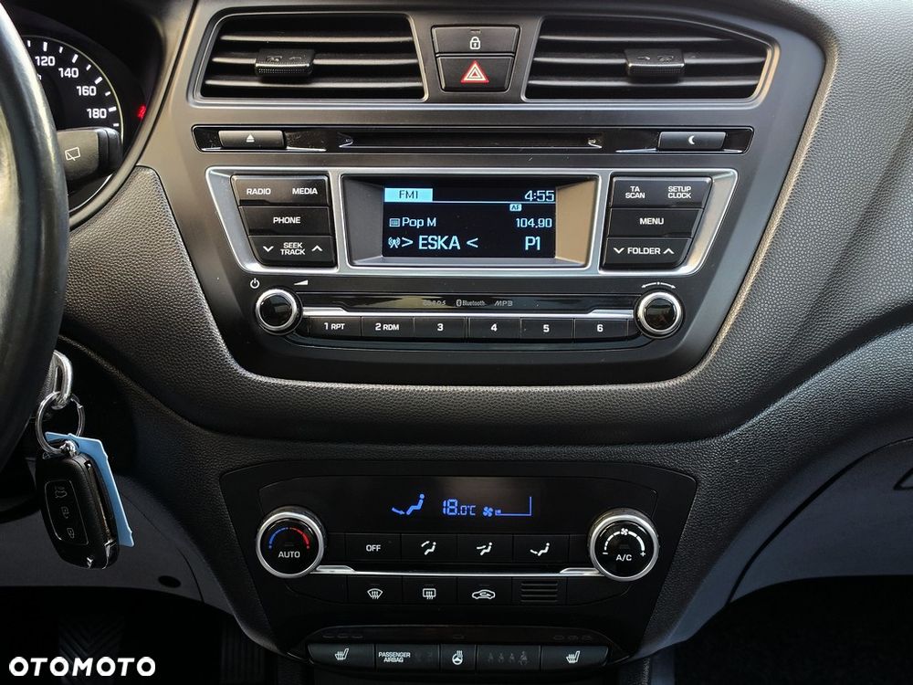 Hyundai i20 1.4 Intro Edition - 32
