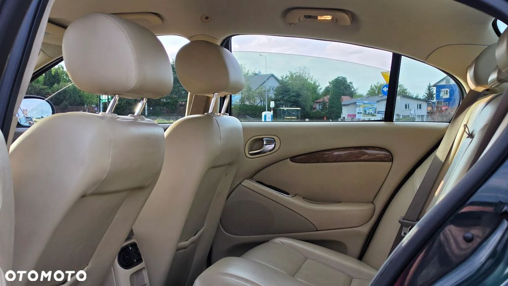 Jaguar S-Type 4.2 V8 Executive - 32