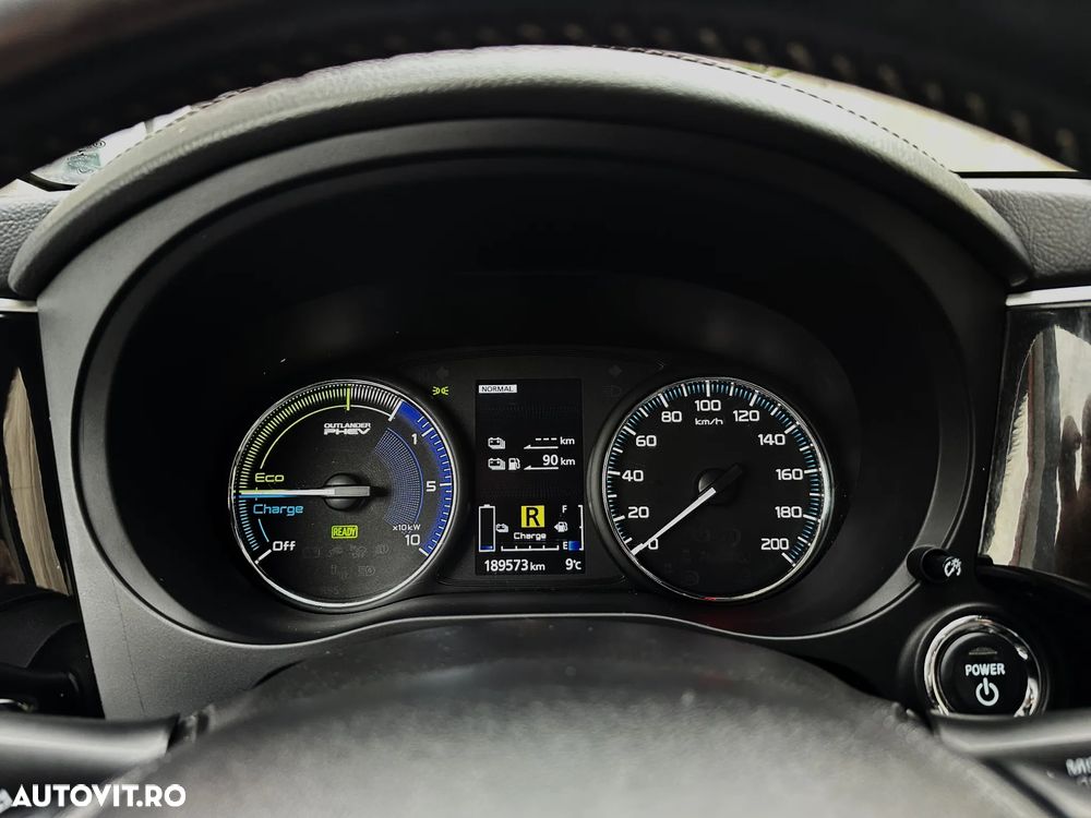 Mitsubishi Outlander PHEV 2.4 L 4X4 Intense - 21