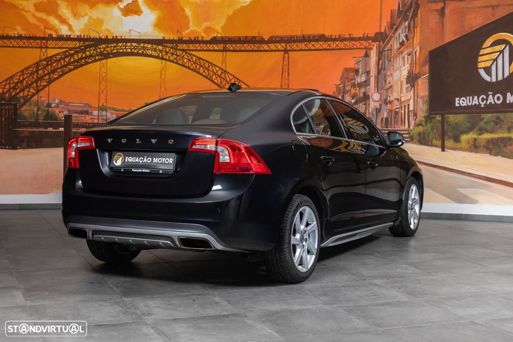 Volvo S60 Cross Country - 2