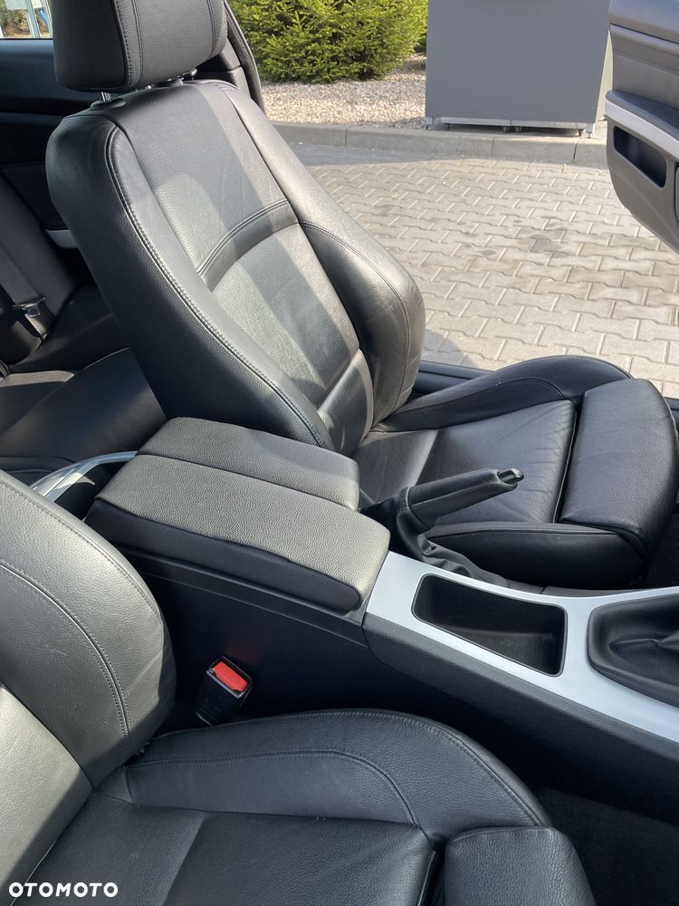 BMW Seria 3 320i - 12