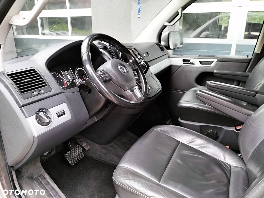 Volkswagen Multivan - 14