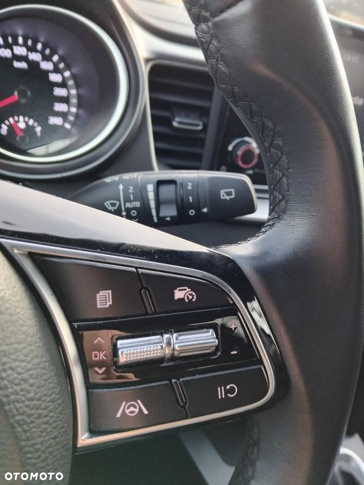 Kia XCeed 1.5 T-GDI M - 14