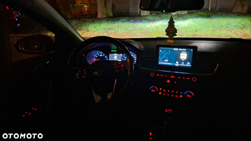 Kia Ceed 1.4 T-GDI L Business Line - 22