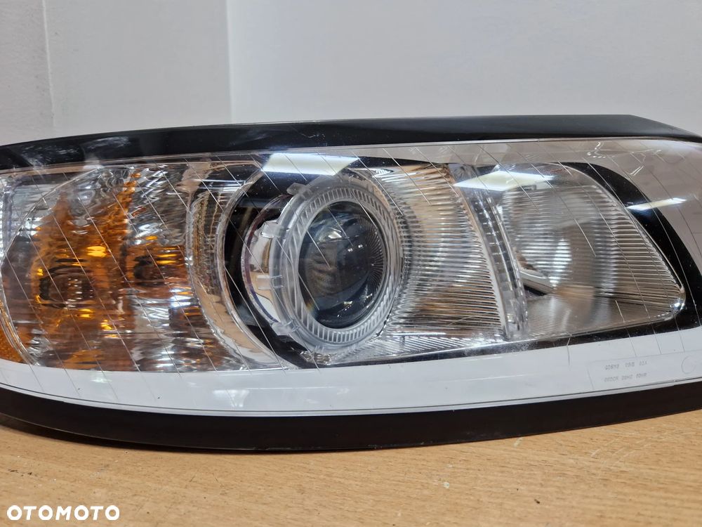 LAMPA PRAWA PRZEDNIA VOLVO V50 LIFT 07-12 EUROPA - 4