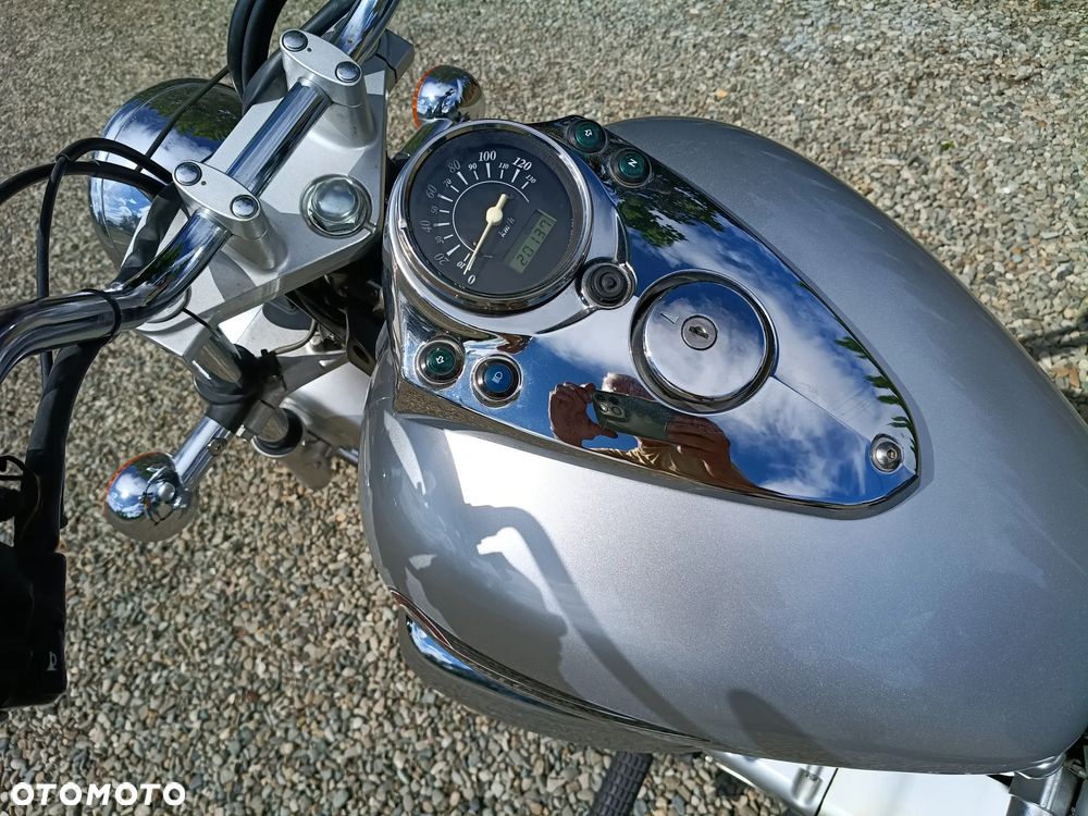 Suzuki Intruder - 30