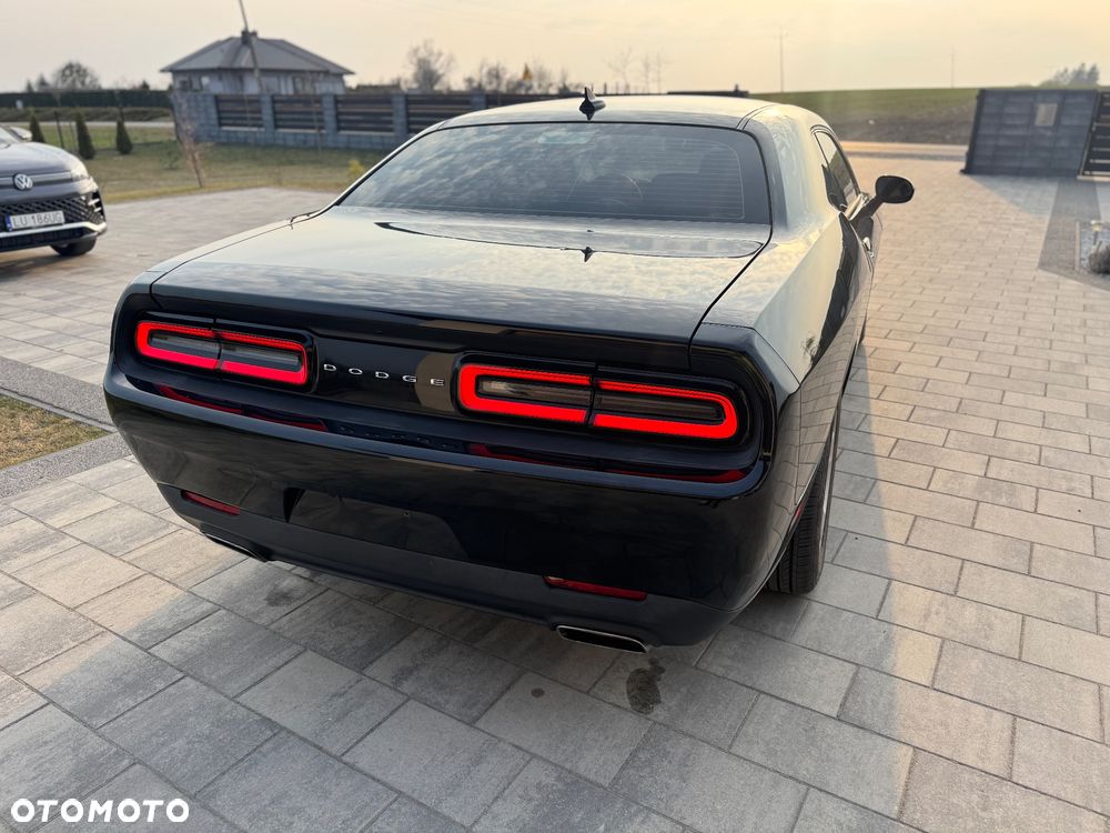 Dodge Challenger - 5