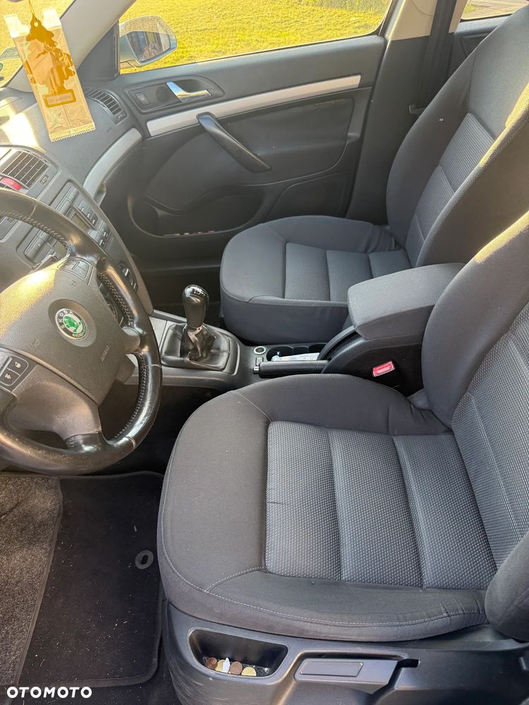 Skoda Octavia 1.6 Classic - 13