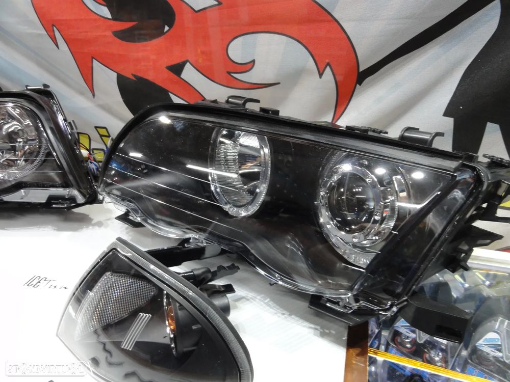 Faróis angel eyes com luz branca 5000k para BMW E46 4 portas / limosine 98-01 fundo preto com angel eyes em branco - 10