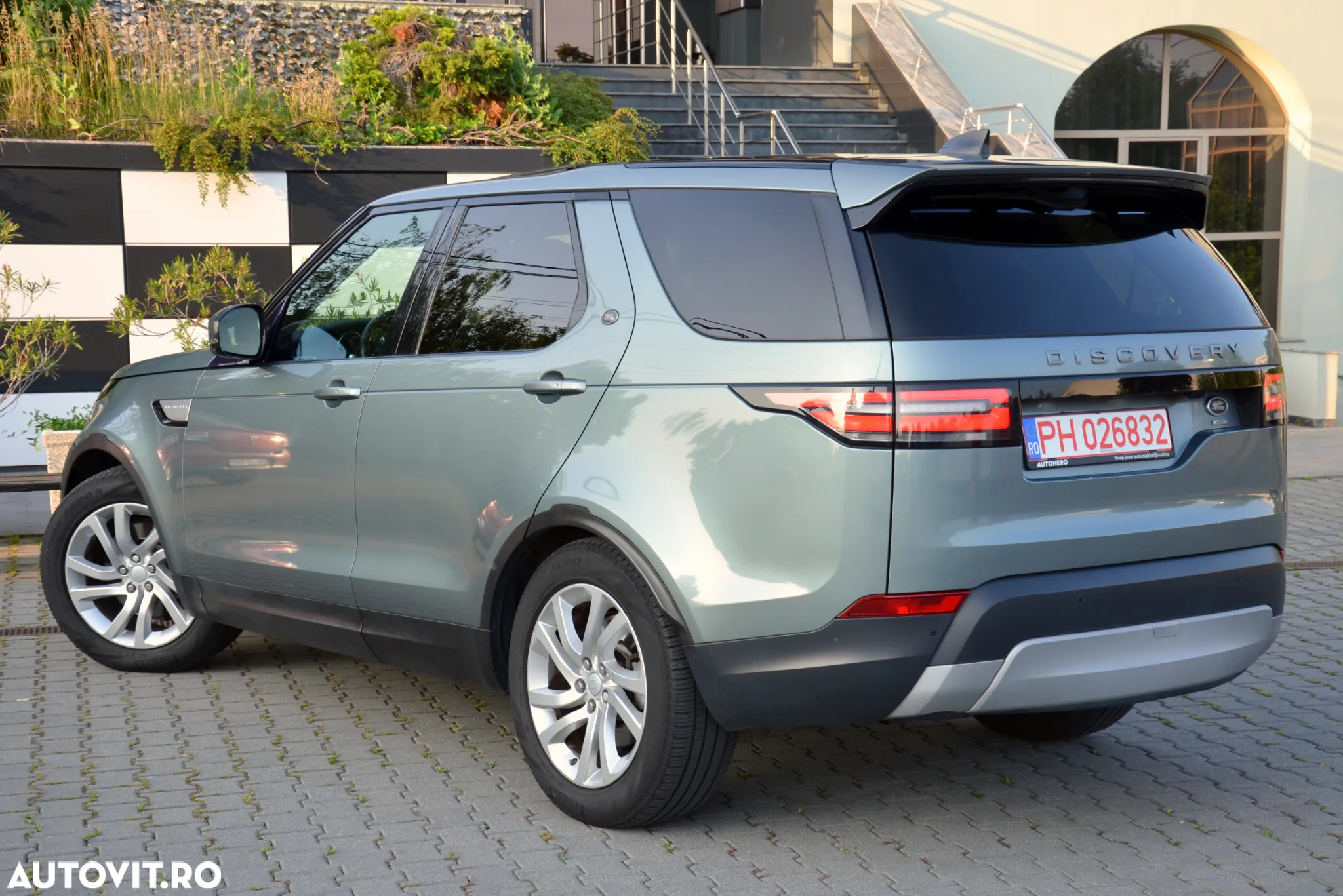 Land Rover Discovery 2.0 L SD4 Ingenium HSE Luxury - 11
