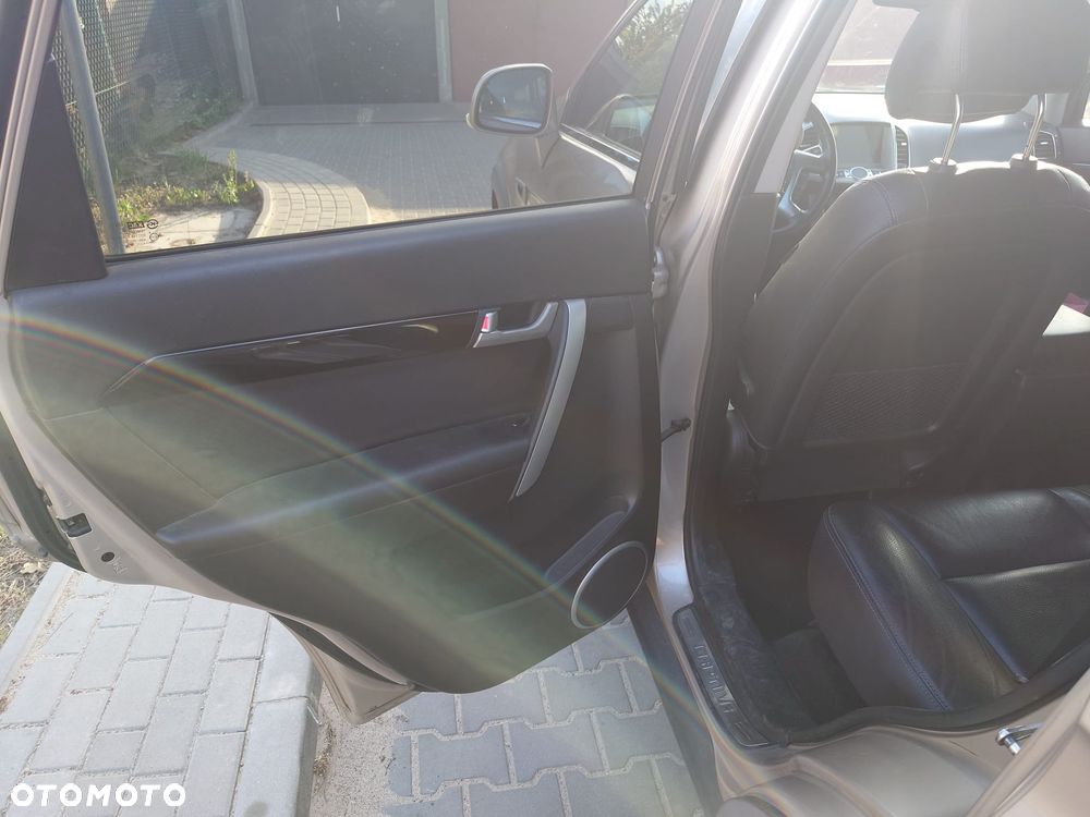 Chevrolet Captiva 2.2 D LTZ - 12