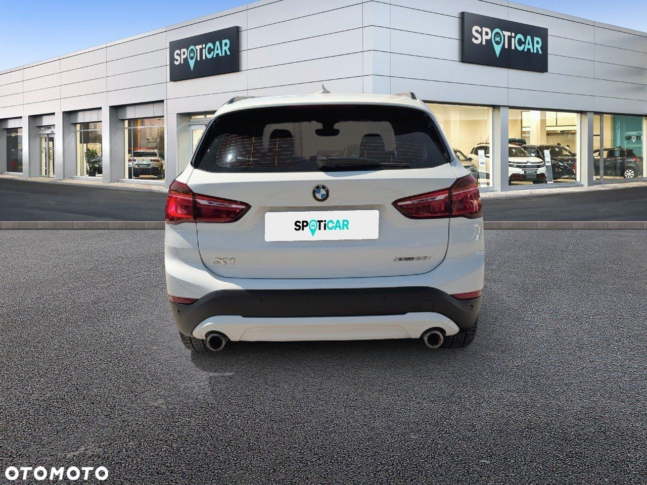 BMW X1 xDrive20i Advantage - 5