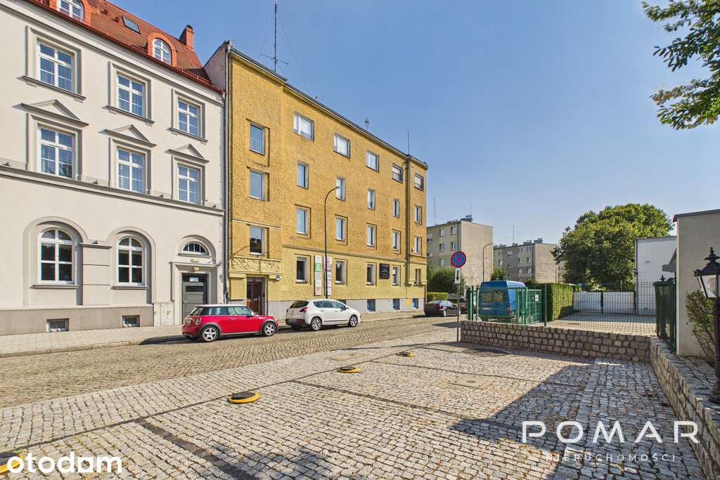 *Przestronne i wyremontowane mieszkanie w centrum*