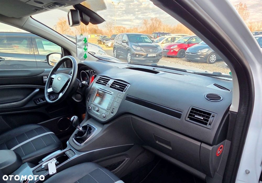 Ford Kuga - 25