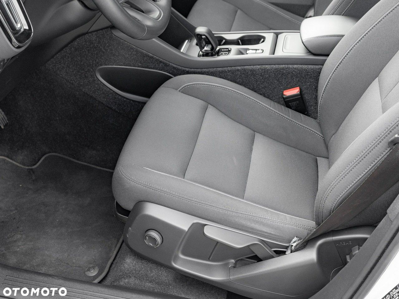 Volvo XC 40 T3 Momentum Pro - 14