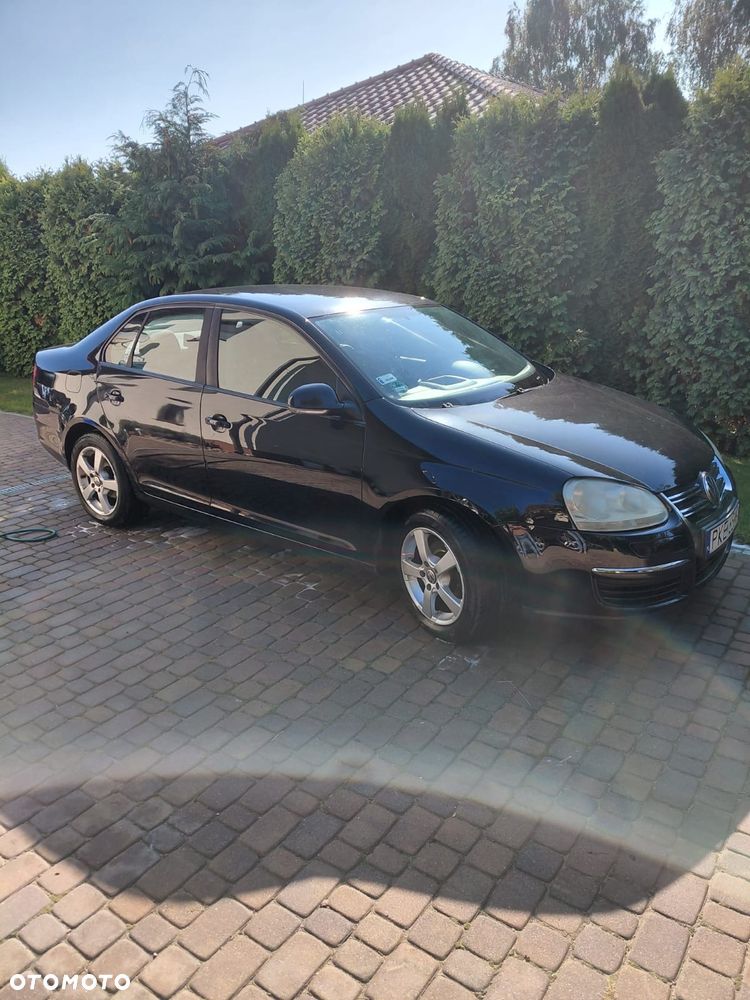 Volkswagen Jetta - 5