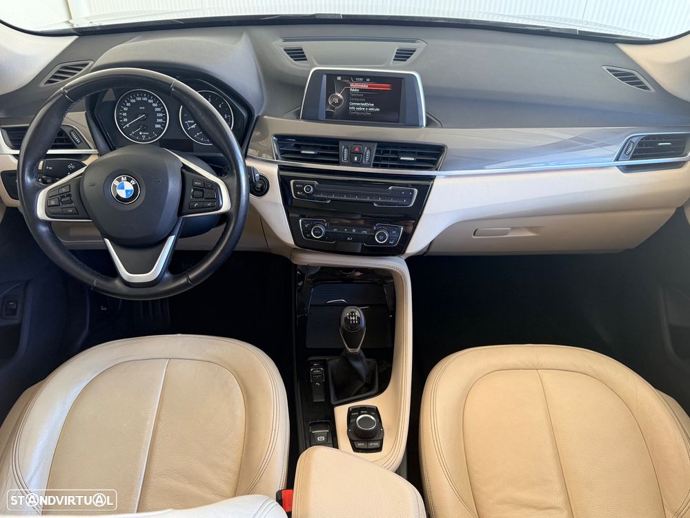 BMW X1 16 d sDrive Line xLine - 29