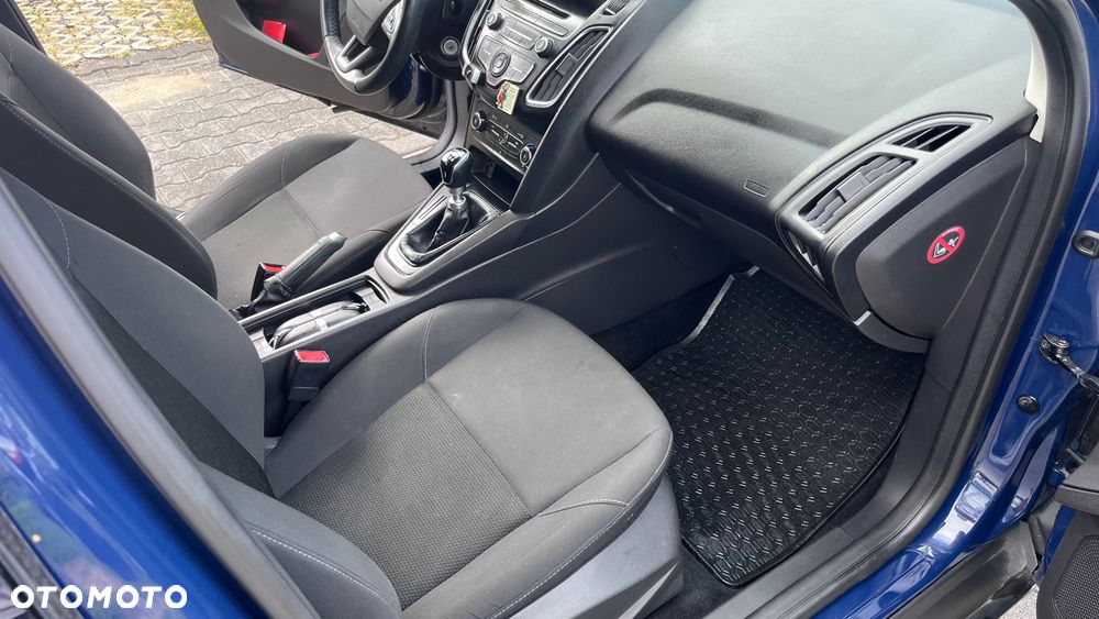 Ford Focus 1.5 TDCi SYNC Edition - 9