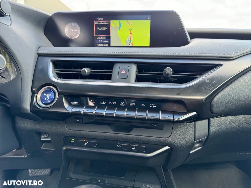 Lexus UX 250h FWD Business - 15