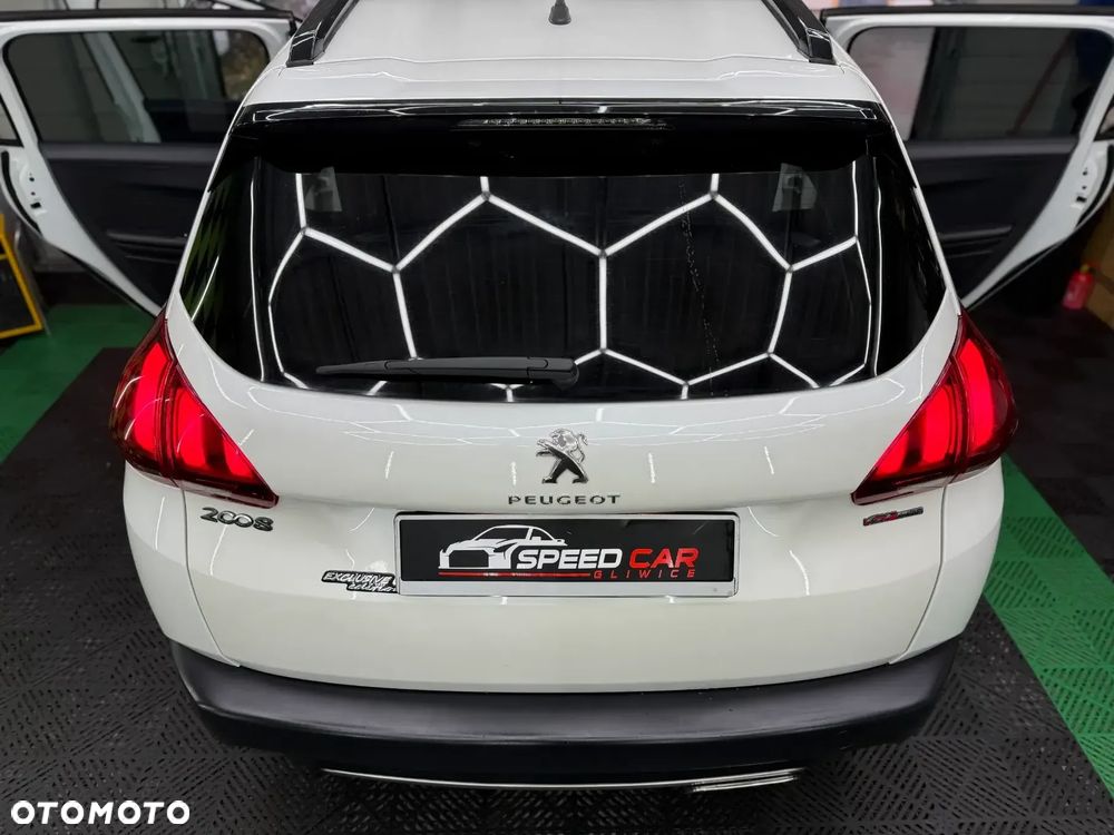 Peugeot 2008 1.2 PureTech GT Line S&S - 31