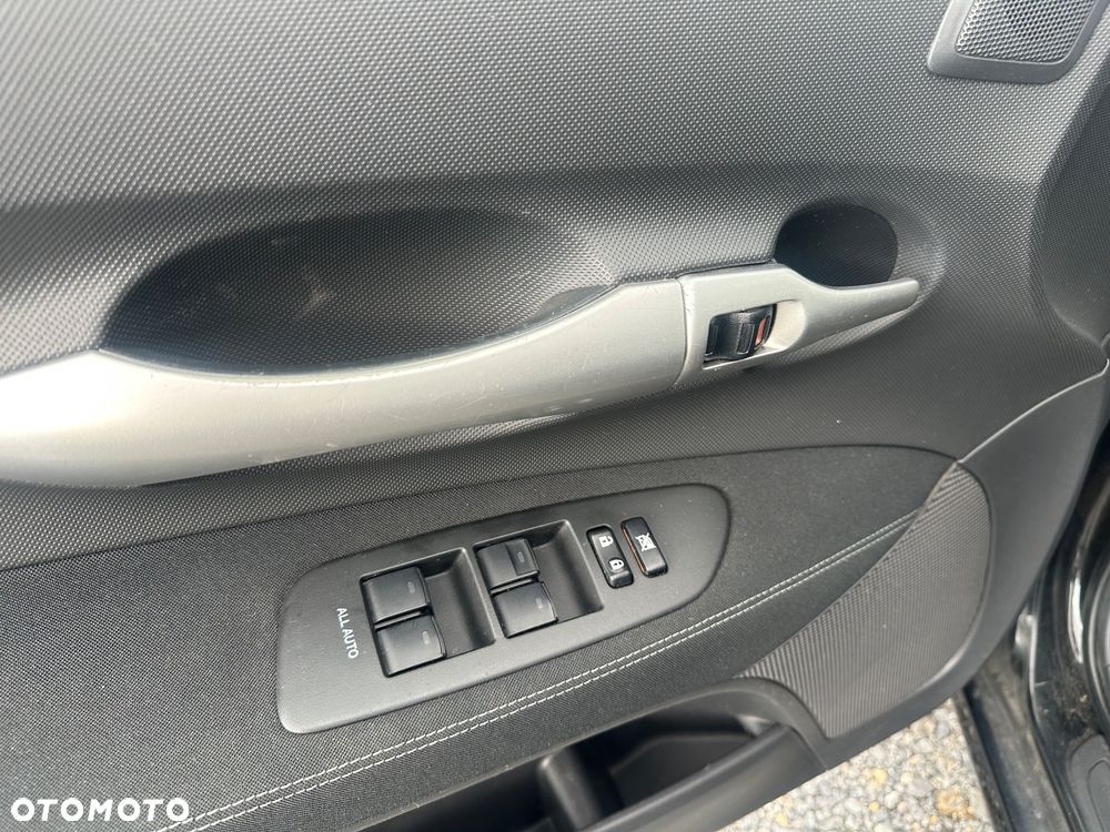 Toyota Auris 1.33 VVT-i Edition - 25