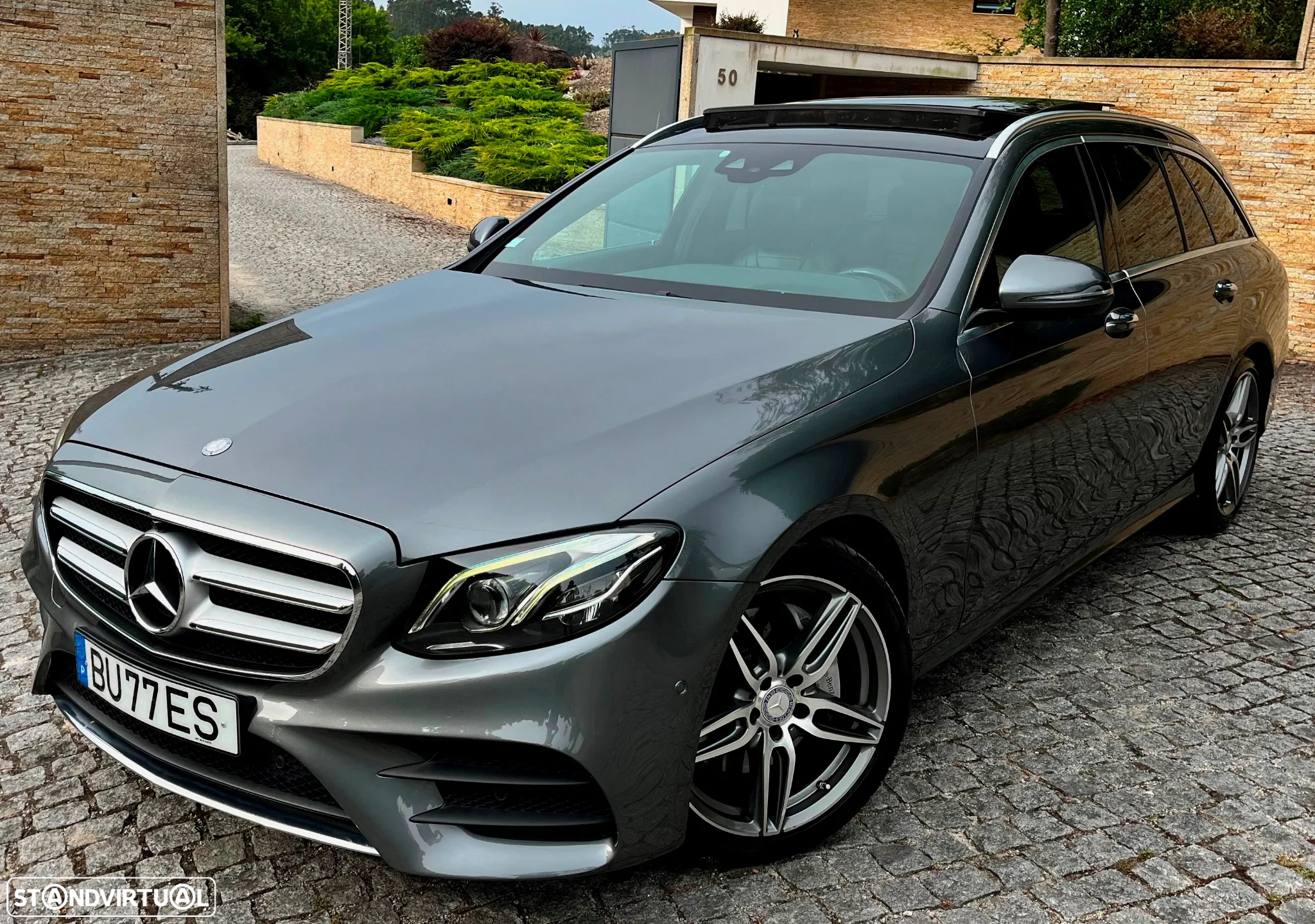 Mercedes-Benz E 220 d 4Matic T 9G-TRONIC AMG Line - 13