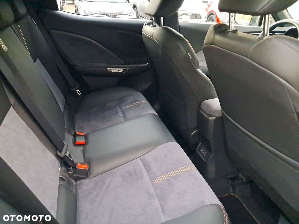 Lexus LBX 1.5 Hybrid Cool - 10