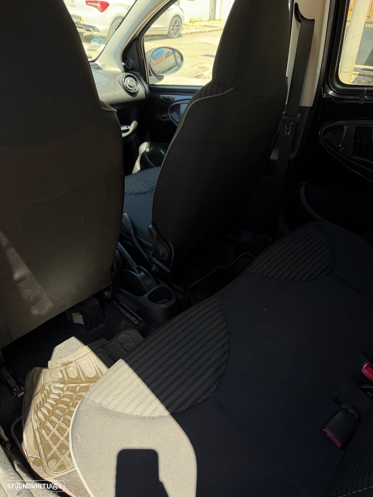 Peugeot 107 1.0 SE Envy - 9