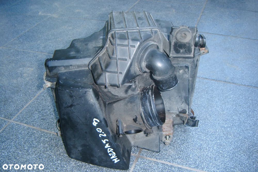 mazda 5 05r 2.0 16v obudowa filtra powietrza - 1