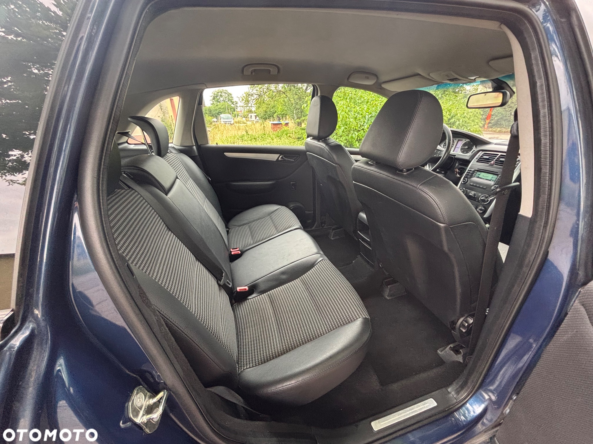 Mercedes-Benz Klasa B 180 CDI Autotronic Special Edition - 21