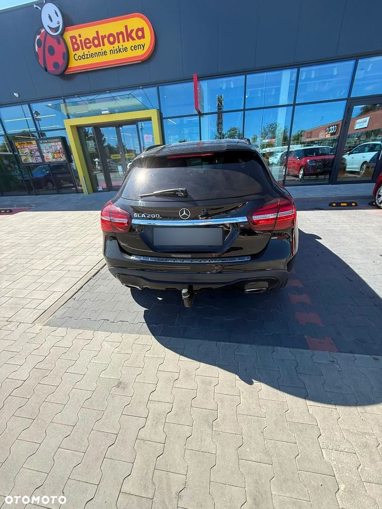 Mercedes-Benz GLA 200 7G-DCT Urban - 14