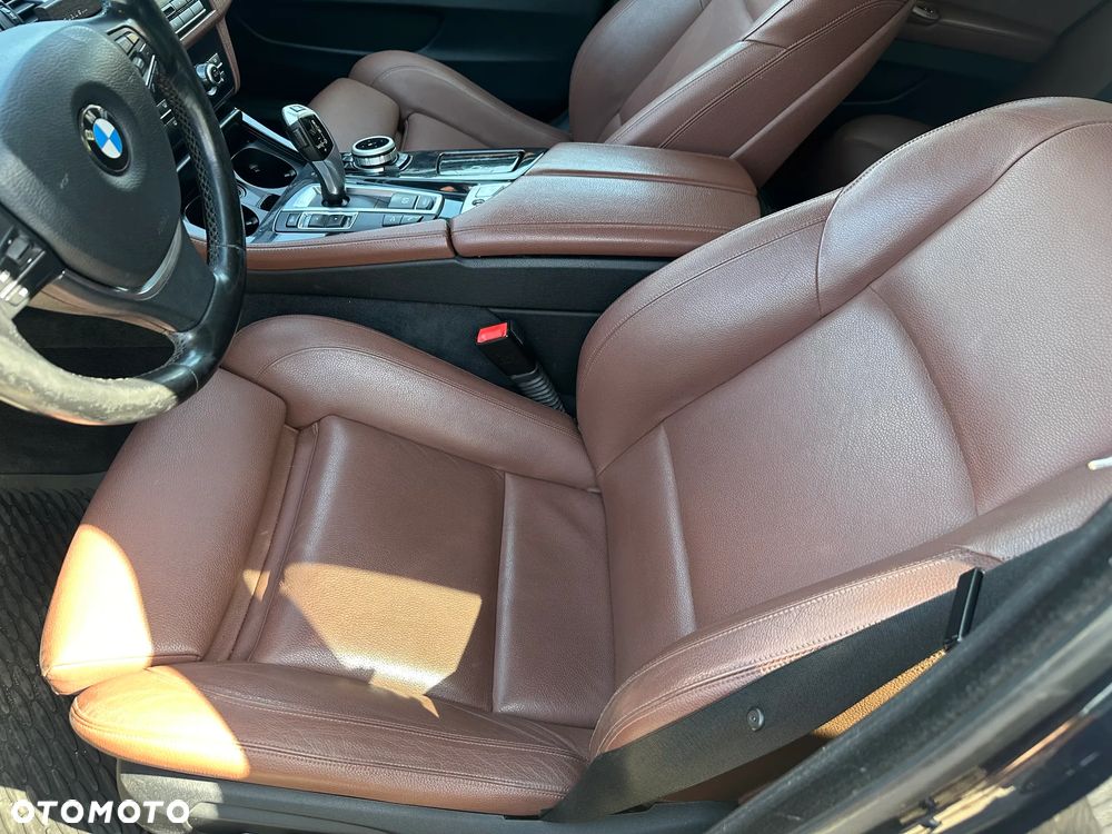 BMW Seria 5 520d Touring - 12