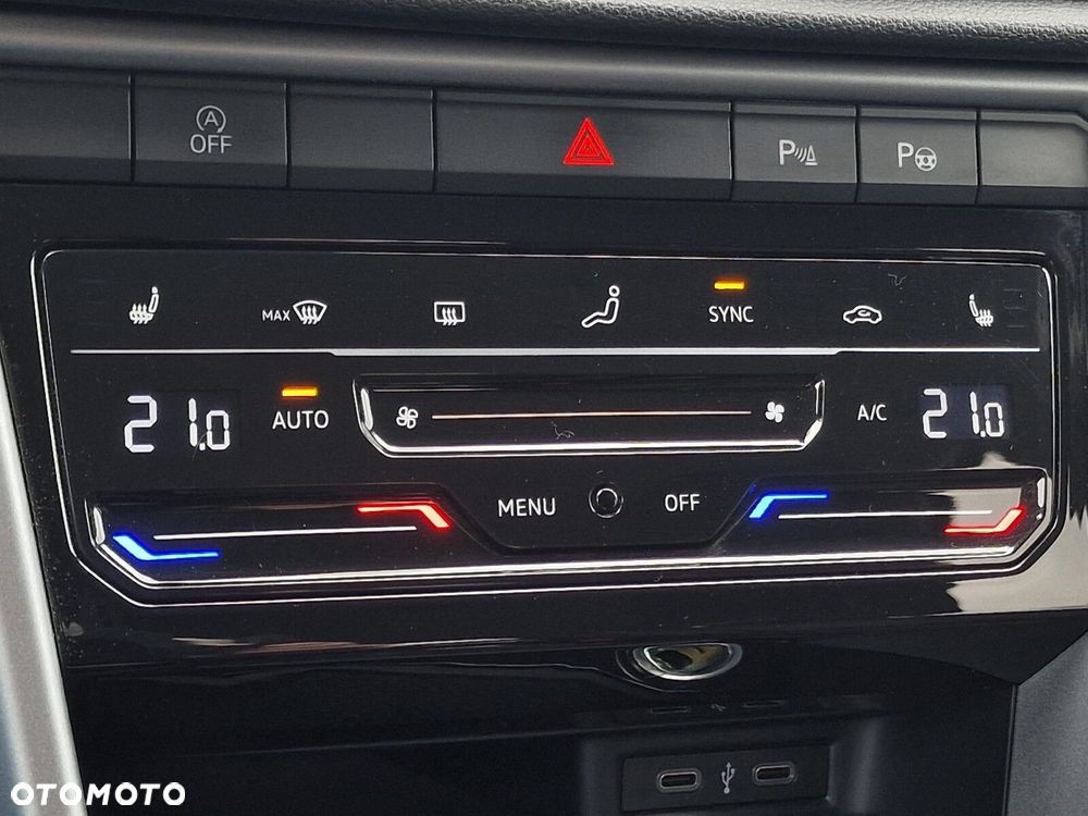 Volkswagen T-Roc 1.5 TSI Life DSG - 25